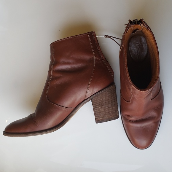 Like New Madewell Caramel Leather Ankle Booties - Picture 4 of 7